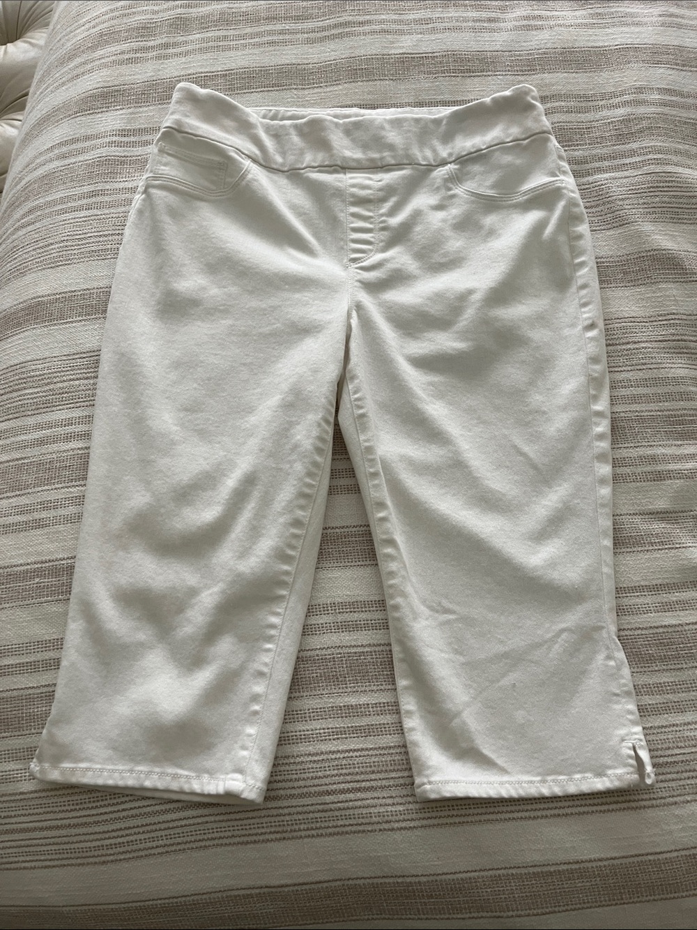 Chico's Crisp White Ankle Crop Jeans
